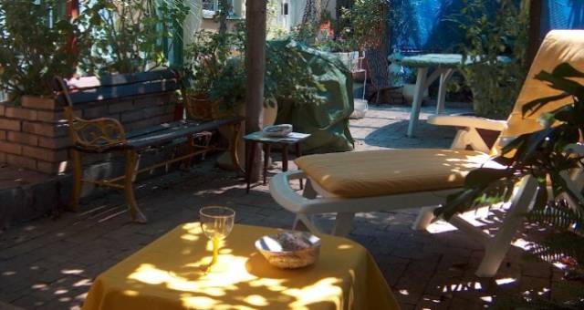 breakfast area, also
                nice spot to relax